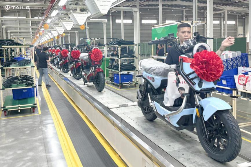 臺(tái)鈴長(zhǎng)續(xù)航電動(dòng)車